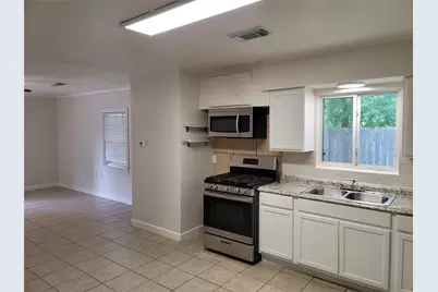 904 Chote Avenue, Austin, TX 78702 - Photo 3