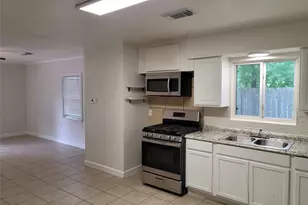 904 Chote Ave, Austin, TX 78702 - Photo 3