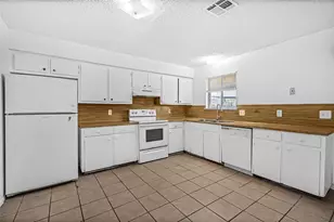 1601 Taylor Gaines St, Austin, TX 78741 - Photo 5