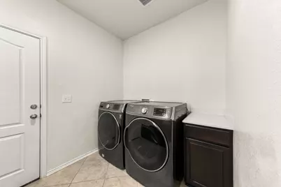 7820 Springfield Drive, Austin, TX 78744 - Photo 19
