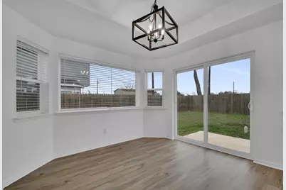 1004 E Fannin Street, Luling, TX 78648 - Photo 7