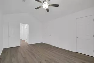 1004 E Fannin St, Luling, TX 78648 - Photo 13