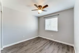 1408 Poppy Seed Ln, Austin, TX 78741 - Photo 13