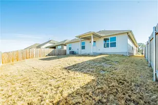 172 Arrowhead Vine St, Leander, TX 78641 - Photo 19