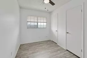 5211 Thunderbird St, Lago Vista, TX 78645 - Photo 11