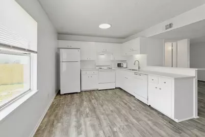 5211 Thunderbird Street #B, Lago Vista, TX 78645 - Photo 7