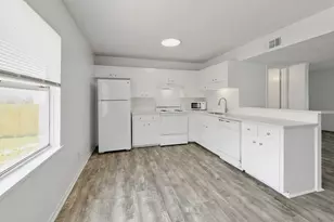 5211 Thunderbird St, Lago Vista, TX 78645 - Photo 7