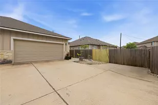 400 Carl Shipp Dr, Liberty Hill, TX 78642 - Photo 3