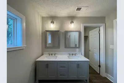 503 Byrne Street, Smithville, TX 78957 - Photo 11
