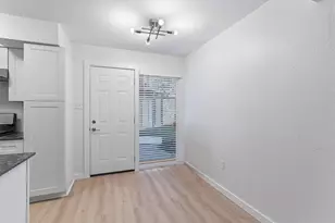 2501 Manor Cir, Austin, TX 78723 - Photo 5