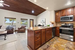 508 Harbor Dr, Spicewood, TX 78669 - Photo 5