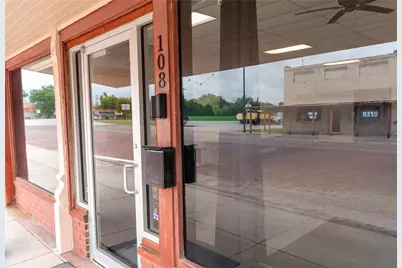 108 E Clark Street, Bartlett, TX 76511 - Photo 3