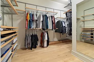 555 E 5th St, Austin, TX 78701 - Photo 23