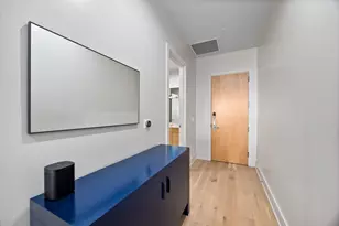 555 E 5th St, Austin, TX 78701 - Photo 7