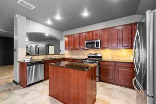 1729 Hidden Springs Path, Round Rock, TX 78665 - Photo 7