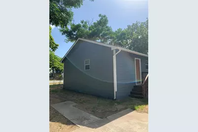 301 Taylor Street, Smithville, TX 78957 - Photo 3