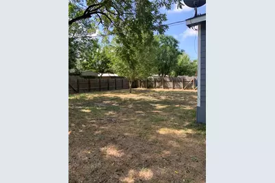 301 Taylor Street, Smithville, TX 78957 - Photo 7