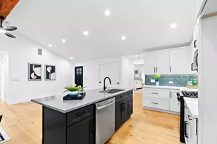 8305 Briarwood Ln, Austin, TX 78757 - Photo 15