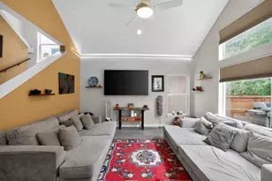 301 W Stassney Ln, Austin, TX 78745 - Photo 5