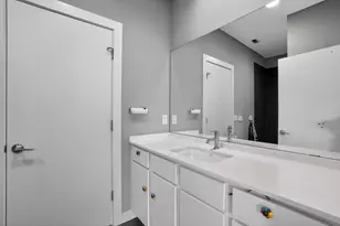 301 W Stassney Ln, Austin, TX 78745 - Photo 15