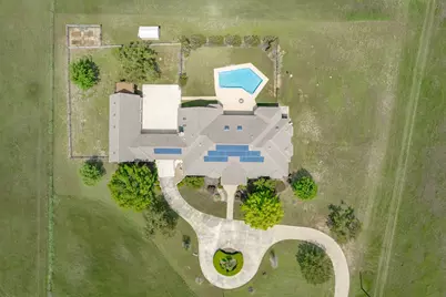 194 Gabriel Meadows Drive, Hutto, TX 78634 - Photo 7