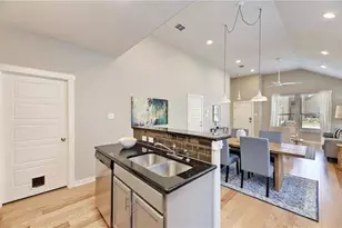 2001 Faro Dr, Austin, TX 78741 - Photo 9