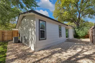 1008 Wilks Ave, Austin, TX 78752 - Photo 33