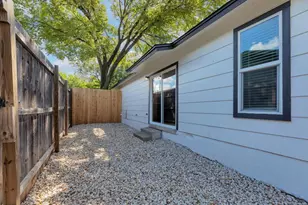 1008 Wilks Ave, Austin, TX 78752 - Photo 15