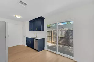 1008 Wilks Ave, Austin, TX 78752 - Photo 3