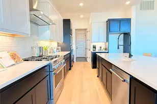 201 Shadow Dr, Liberty Hill, TX 78642 - Photo 5