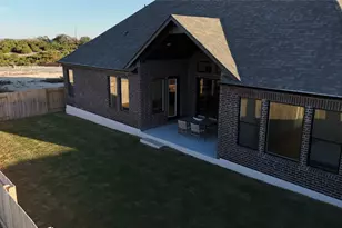 201 Shadow Dr, Liberty Hill, TX 78642 - Photo 15