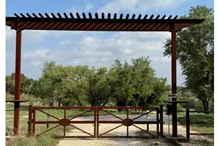 5 Barlow Dr, Briggs, TX 78608 - Photo 1