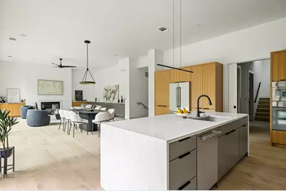 1102 Summit Street, Austin, TX 78741 - Photo 15