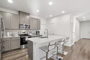 102 Whitney Dr, Elgin, TX 78621 - Photo 7