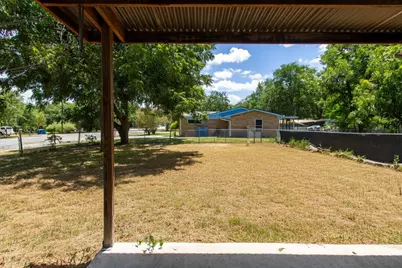 208 Hackberry Street, Lockhart, TX 78644 - Photo 15