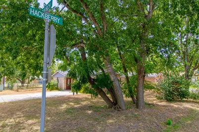 208 Hackberry Street, Lockhart, TX 78644 - Photo 19