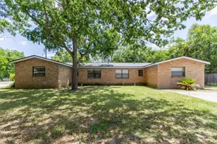 208 Hackberry St, Lockhart, TX 78644 - Photo 1