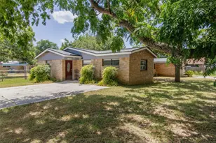 208 Hackberry St, Lockhart, TX 78644 - Photo 17