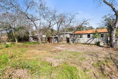 701 N Washington Street, La Grange, TX 78945 - Photo 29