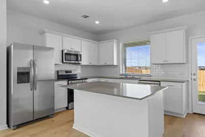 137 Hatari Trail, Jarrell, TX 76537 - Photo 3