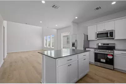 137 Hatari Trail, Jarrell, TX 76537 - Photo 5