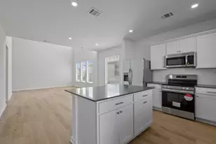 137 Hatari Trl, Jarrell, TX 76537 - Photo 5