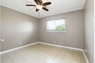 125 Glendale St, Luling, TX 78648 - Photo 13