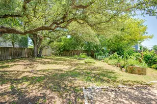 1707 Overhill Dr, Austin, TX 78721 - Photo 31