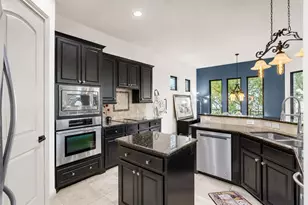 1 Treehaven Ln, The Hills, TX 78738 - Photo 11