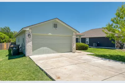 174 Falcon Drive, Luling, TX 78648 - Photo 3