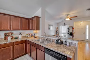 174 Falcon Dr, Luling, TX 78648 - Photo 9