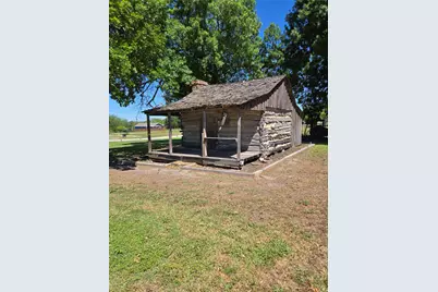 174 Falcon Drive, Luling, TX 78648 - Photo 31