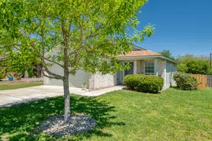 174 Falcon Dr, Luling, TX 78648 - Photo 3