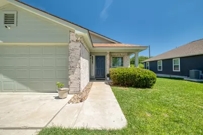174 Falcon Drive, Luling, TX 78648 - Photo 1